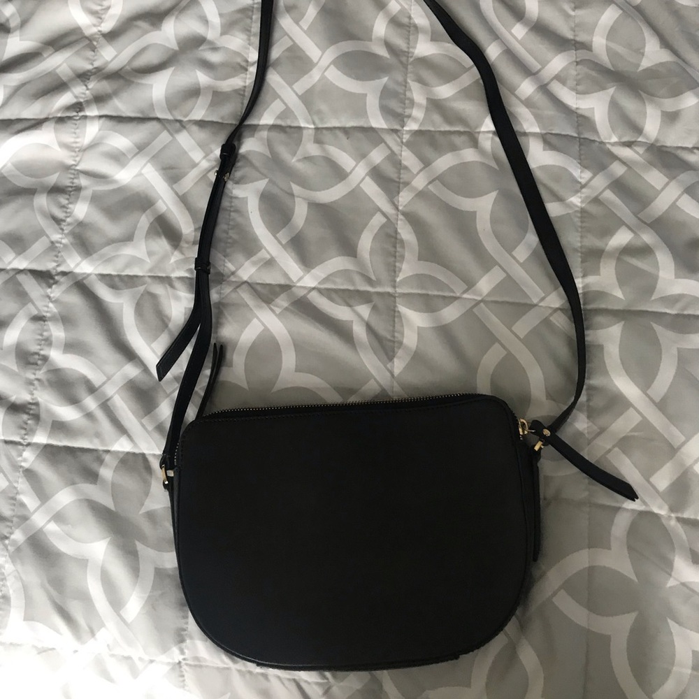 Black Banana Republic crossbody bag.
